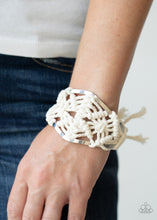 Load image into Gallery viewer, Macrame Mode - white
